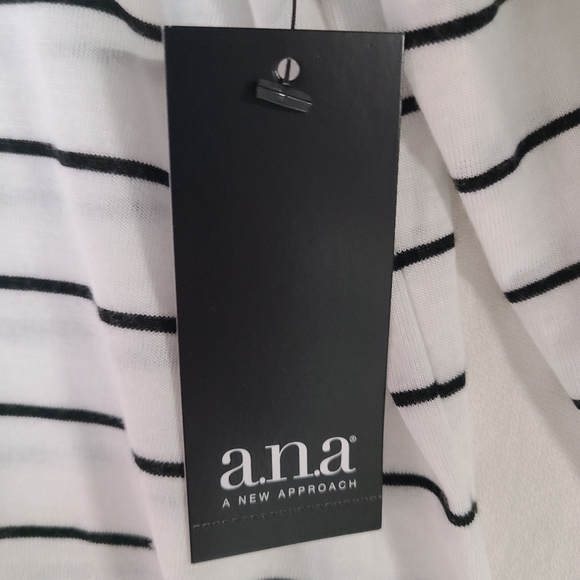 NWT a.n.a XL Scoop Neck 3/4 Sleeve Black and White Tunic - Picture 6 of 6